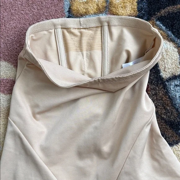 SHAPEWEAR SHORTS - Picture 3 of 8